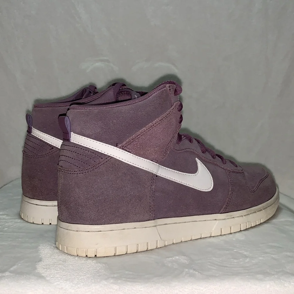 Nike Dunk High Premium Suede Violet Dust/White Women’s size 10 (men’s 8.5)